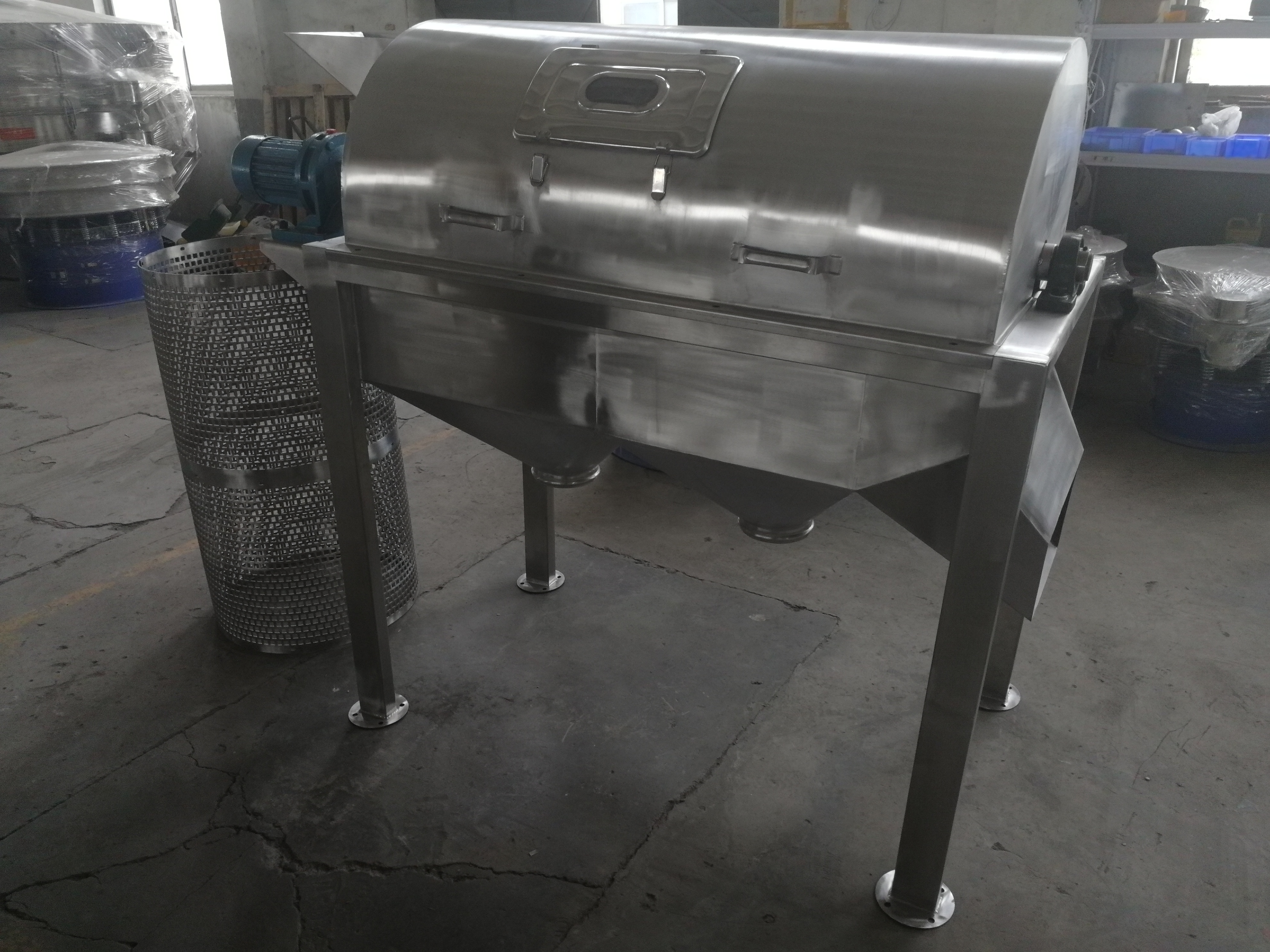 無軸滾動(dòng)篩在安裝前應(yīng)該注意哪些(無軸<a href='http://www.668yw.cn' title='滾筒篩' target='_blank'>滾筒篩</a>)